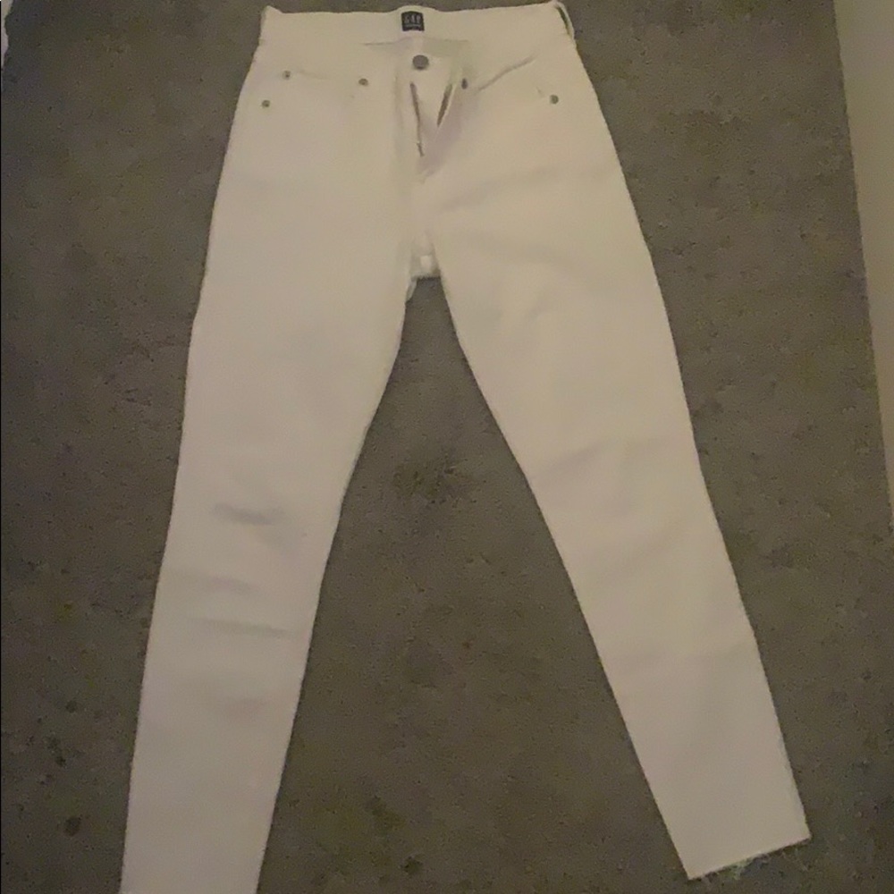 White gap jeans